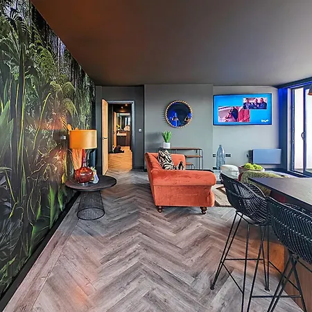 Apartment The Directors Penthouse *